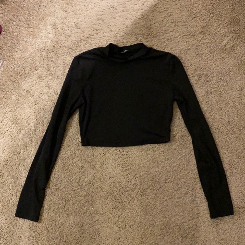 Long sleeve crop top